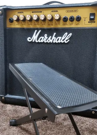 Amp & footstool for students to use.